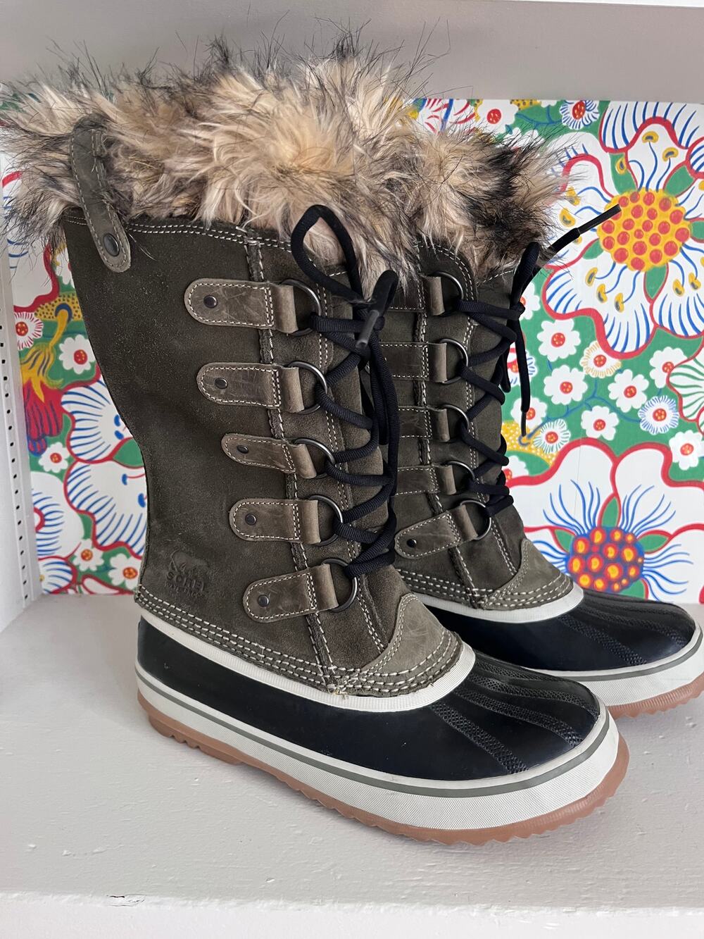Sorel Joan of Arctic Waterproof Winter Snow Boots Faux Fur Olive Green Sz 7.5
